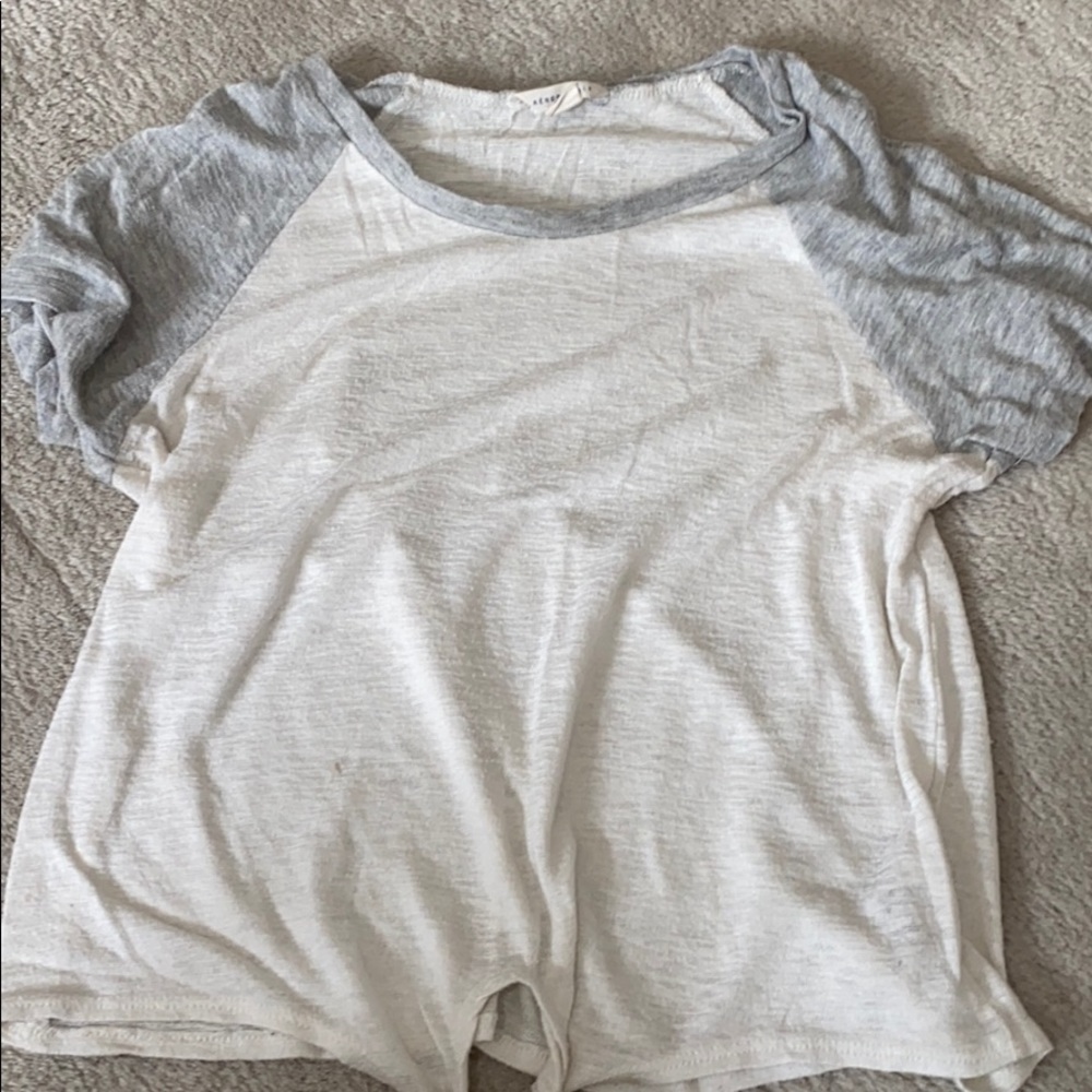 aréopastle tie shirt